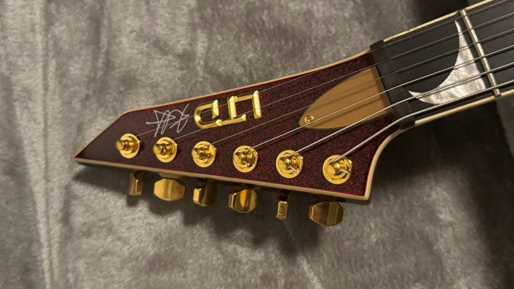 Esp Musikinstrumente: ESP LTD KH-V Red Sparkle – Gebraucht aus Schinznach Bad von Prosperos 2