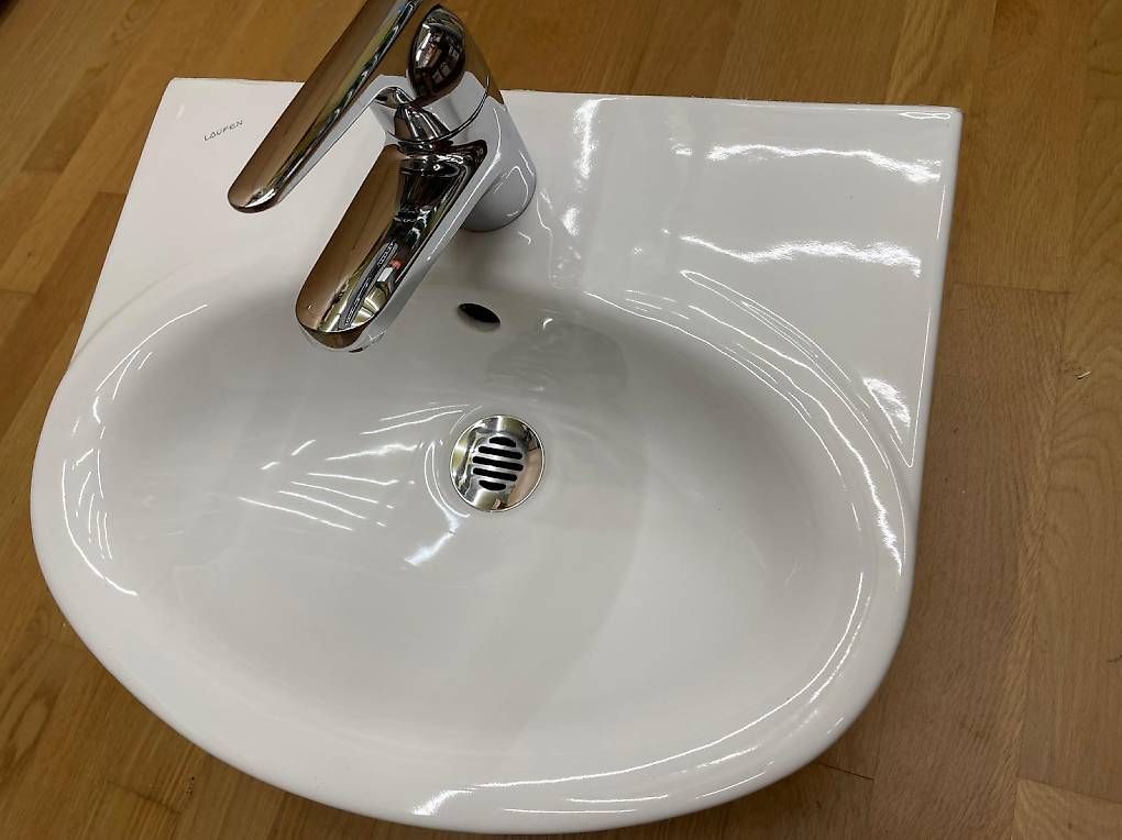 Laufen Lavabi & lavandini: Laufen Lavabo mit Mischer – Nuovo (secondo la descrizione) da Küssnacht am Rigi venduto da jan_nd87 1