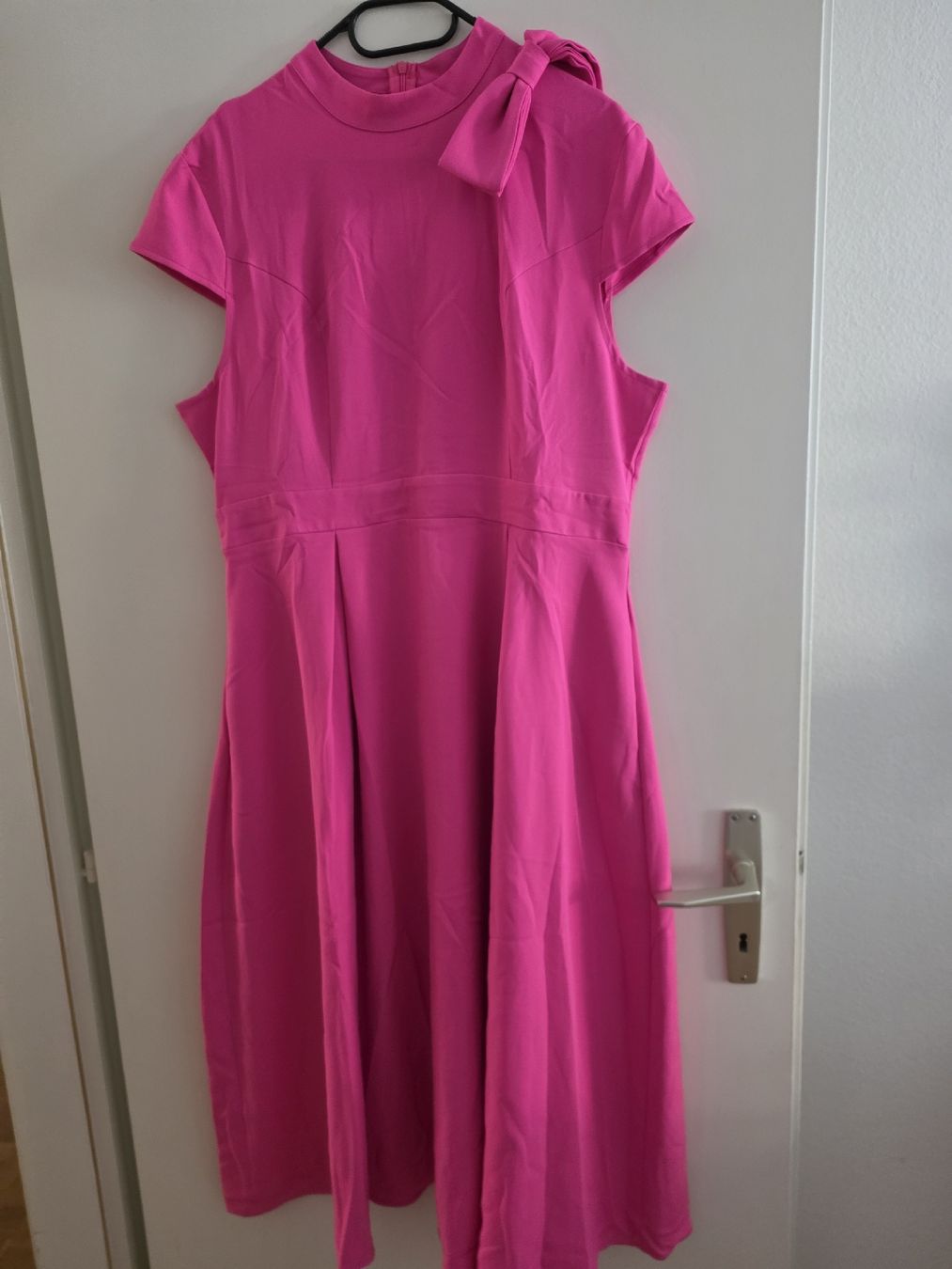 Vestiti: Robe Rose Fushia – Nuovo (secondo la descrizione) da Yverdon-les-Bains venduto da enzine