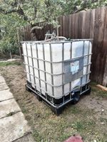 IBC Wassertank 1000 Liter auf Kunststoffpalette gebraucht