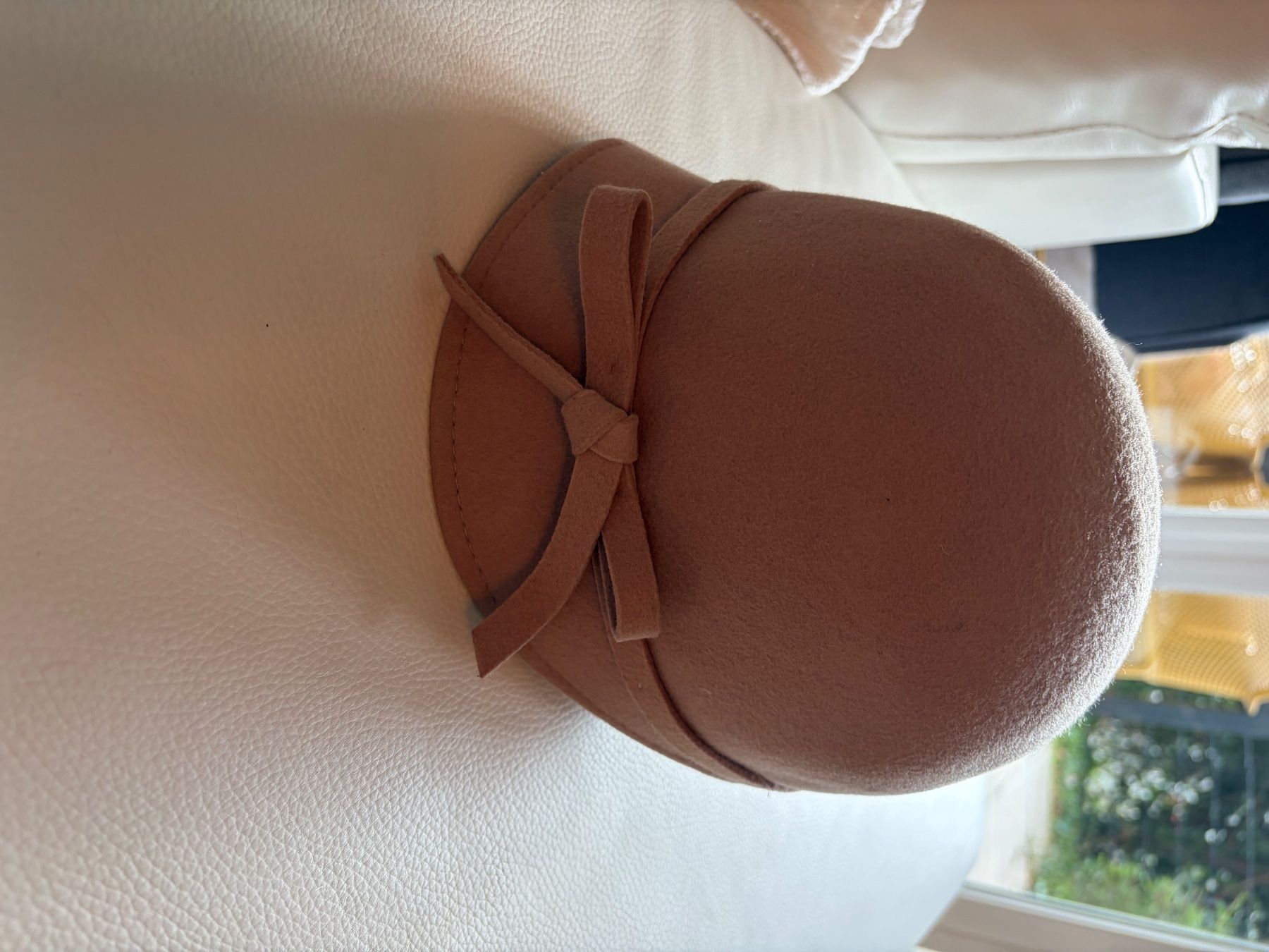 Copricapi, berretti & cappellini: Damenhut beige Uterqüe – Usato da Küsnacht ZH venduto da Annelie87