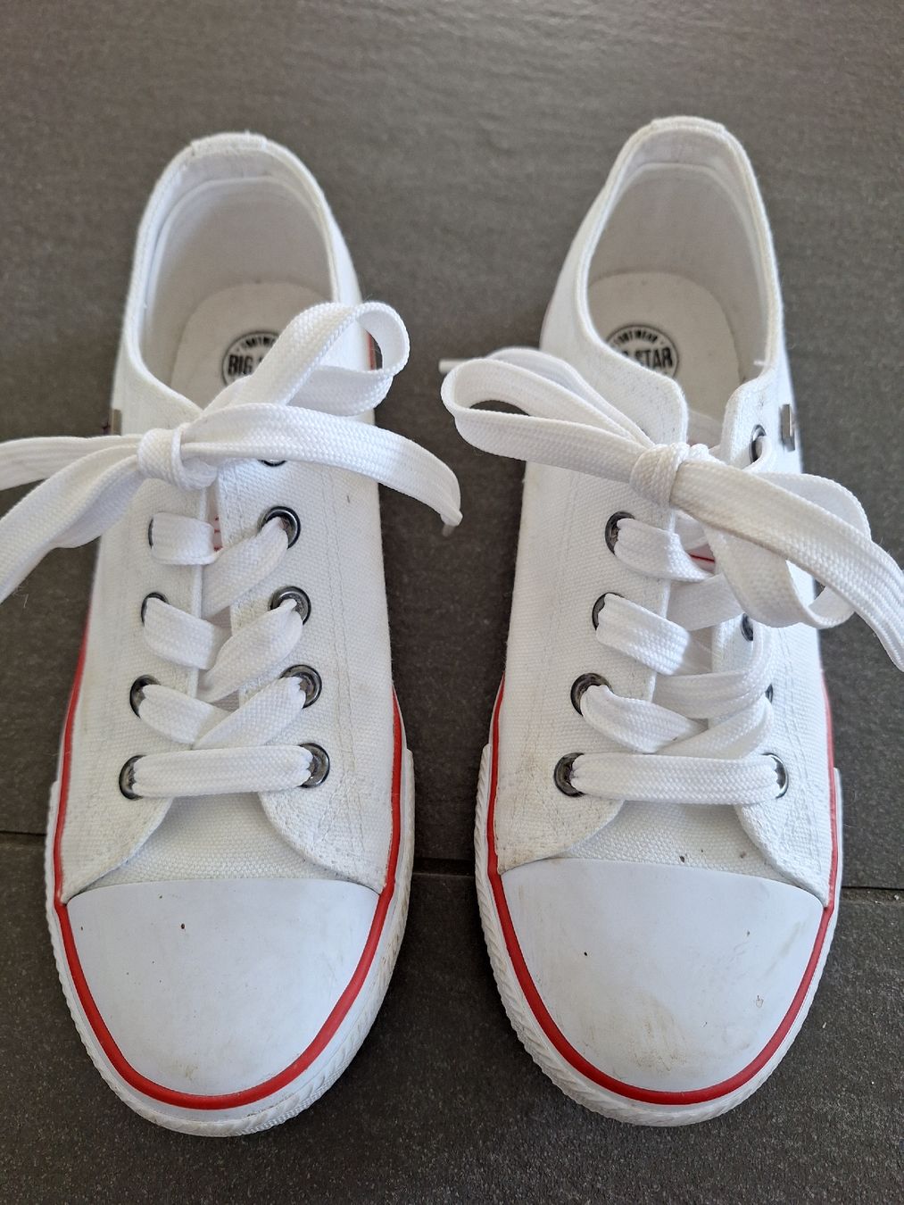 Scarpe per ragazze: Sneaker Big Star weiss Grösse 35 – Usato da Brittnau venduto da Norge77