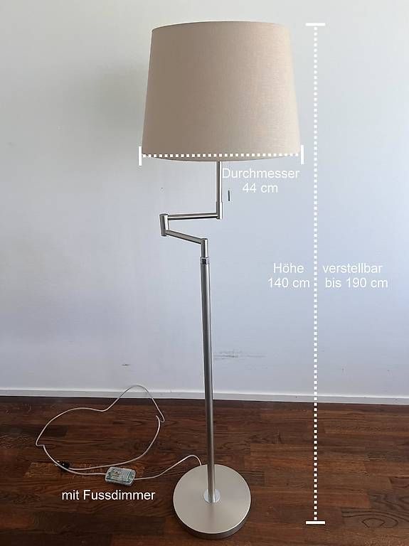 Lampade: Ständerlampe dimmbar, höhenverstellbar  – Usato da Bern venduto da Guggibern 1