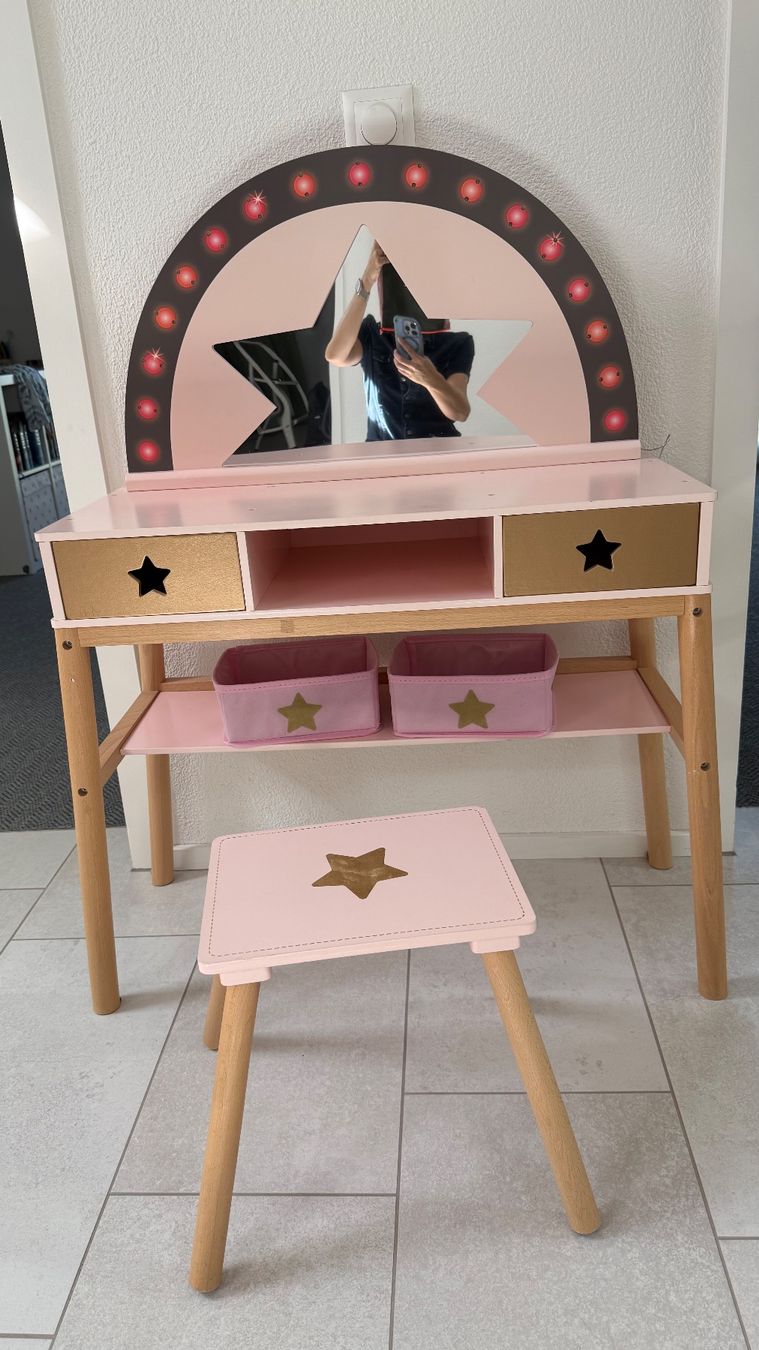 Tavoli da trucco: Musterkind Schminktisch – Usato da Seuzach venduto da shmh