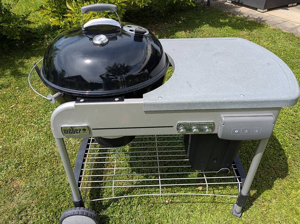 Weber Grils: Weber Holzkohle Grill Performer – D'occasion à Hinwil par hiwatt 3