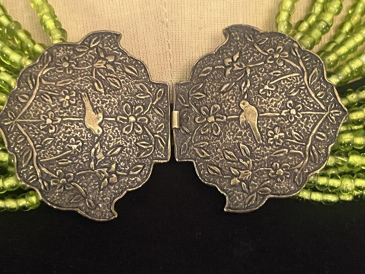 Catenine: Collier ANEHO Création  multirangs fermoir motifs oiseaux – Usato da Genève venduto da DELIRBEADS 1