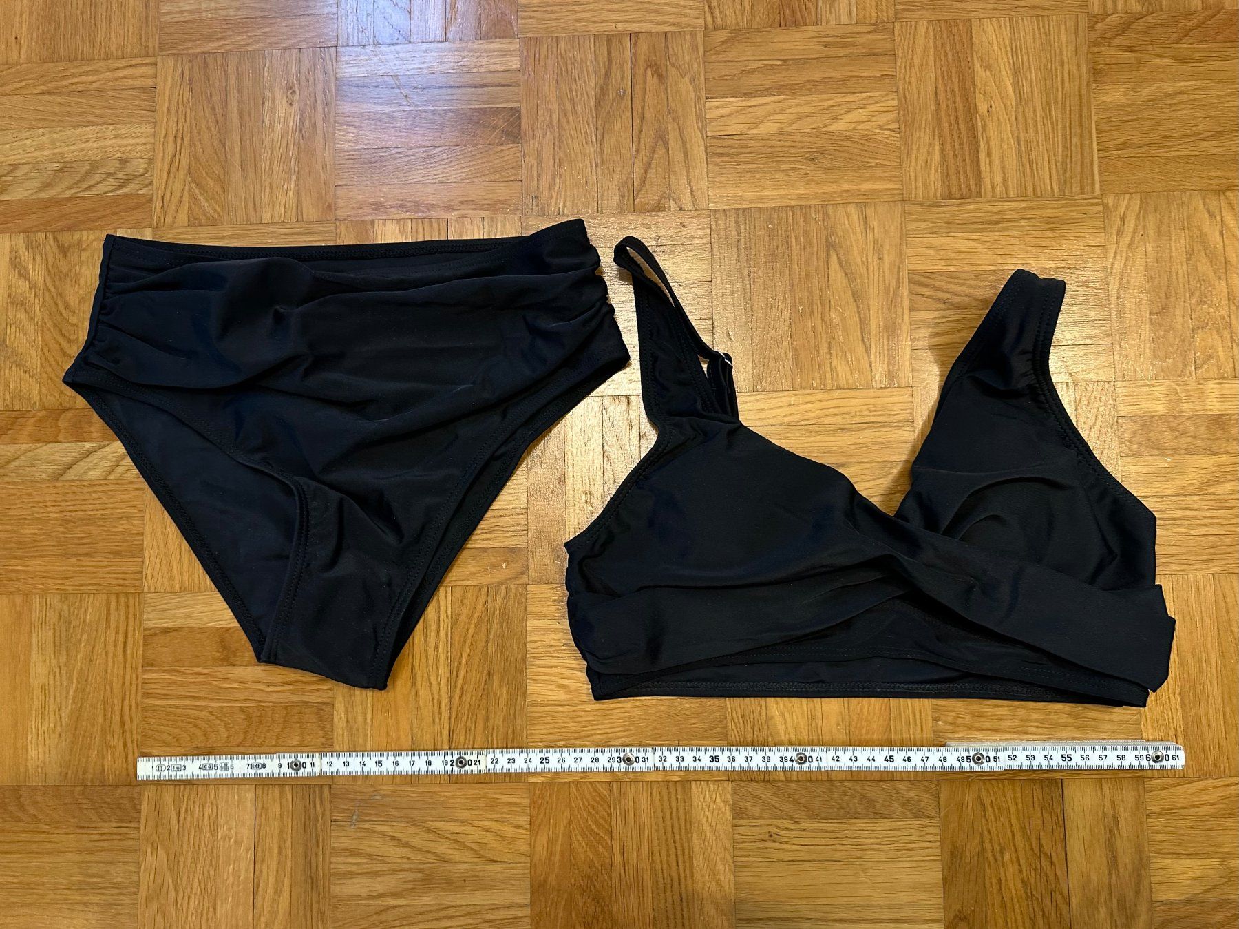 Badekleider & Bikinis: Bikini schwarz Grösse M NEU – Neu und originalverpackt aus Winterthur von nelead