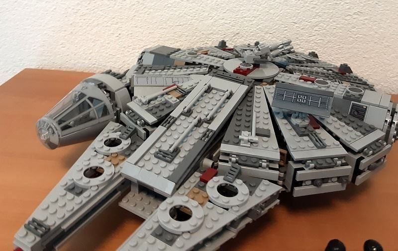 Lego Kit di costruzioni: LEGO Star Wars 75105 "Millennium Falcon" – Usato da Kreuzlingen venduto da Han-Solo-68 3