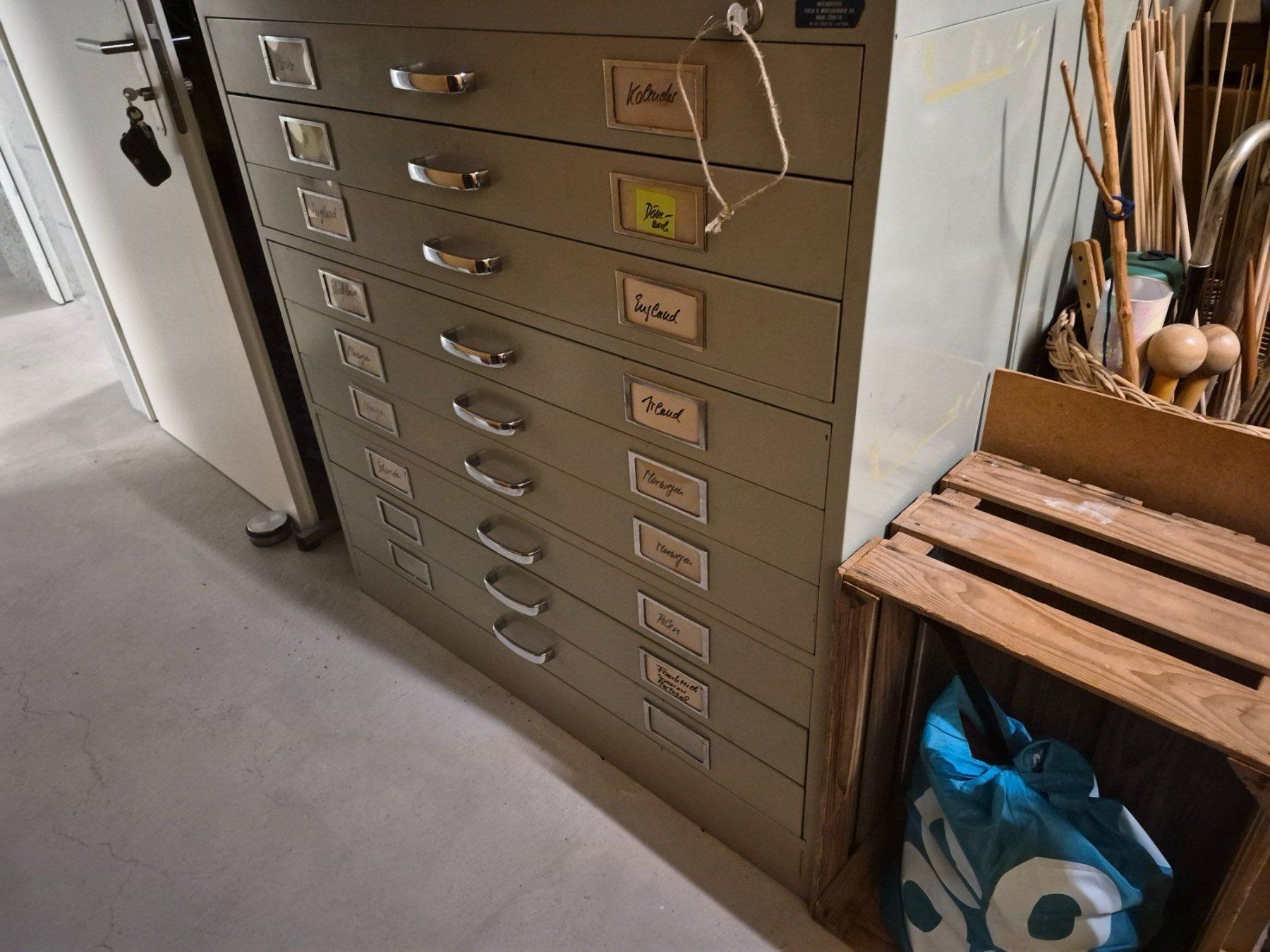 Armadi: Planschrank, Stahl – Usato da Schinznach Bad venduto da Afz0
