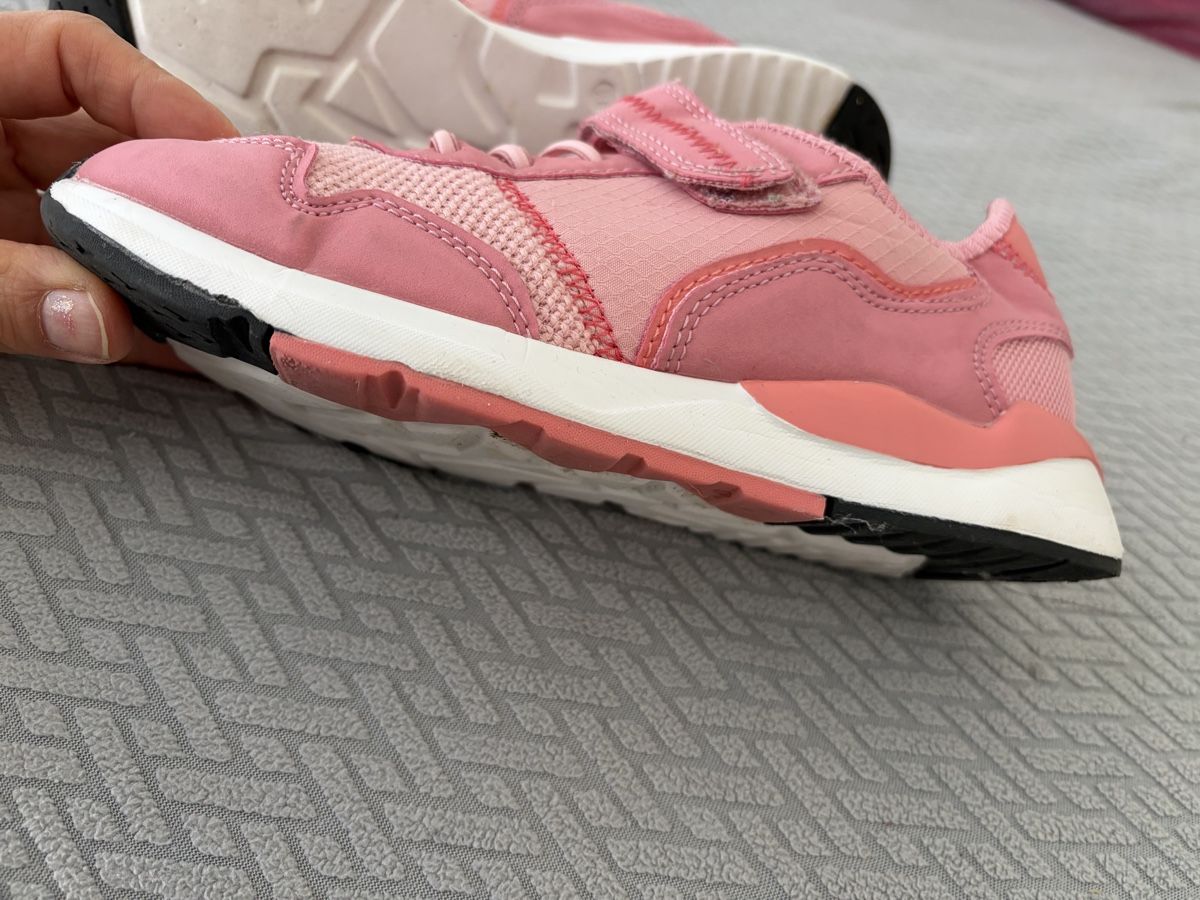 Scarpe per ragazze: Turnschuhe Hallenschuhe Grösse 34 – Usato da Ostermundigen venduto da des_t9vv 3