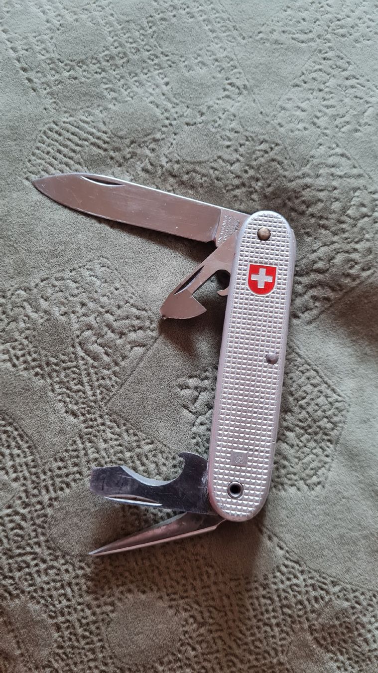 Victorinox Coltelli tascabile: Victorinox Offiziersmesser – Usato da Münsingen venduto da Cuci31 1