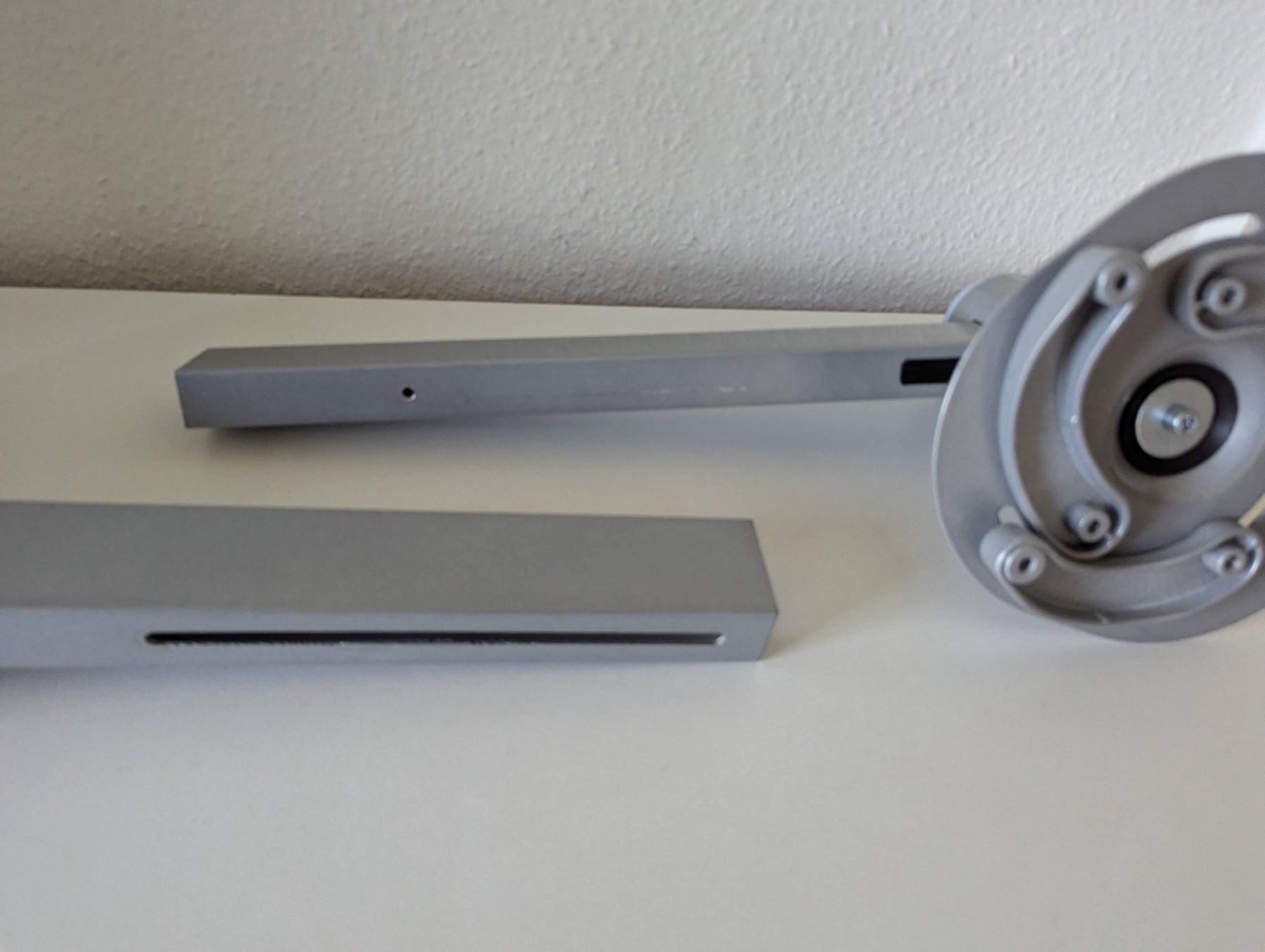 Supporti a parete: Universal Beamer-Wandhalterung / Projektor-Halterung Silber – Usato da Zürich venduto da eflohmi 5