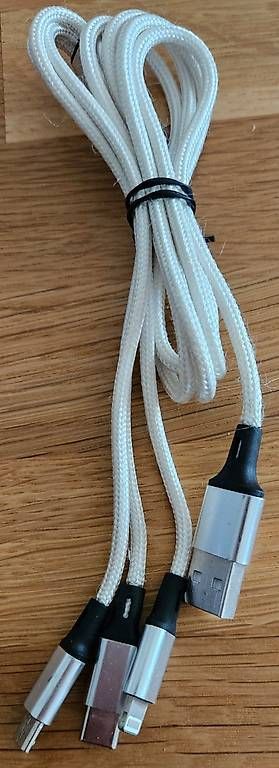 Cavi: USB Kabel mit USB-C USB Micro und Lightning Anschluss – Usato da Rudolfstetten venduto da sho_6z79 1