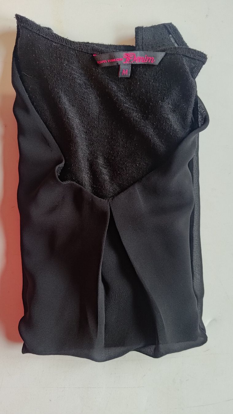 Leibchen & Hosen: Tom Tailor – Gebraucht aus Poschiavo von Linuzzo80