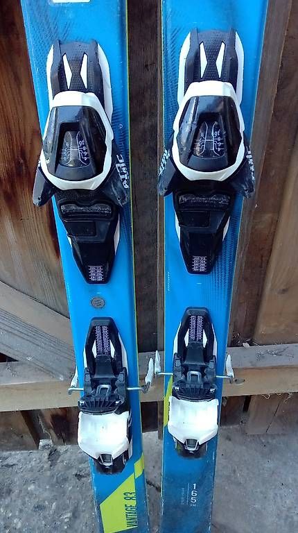 Skis: Skis Atomic, Rossignol, Head....Chaussures, casques.... – Gebraucht aus Leysin von Liquidation-404 1