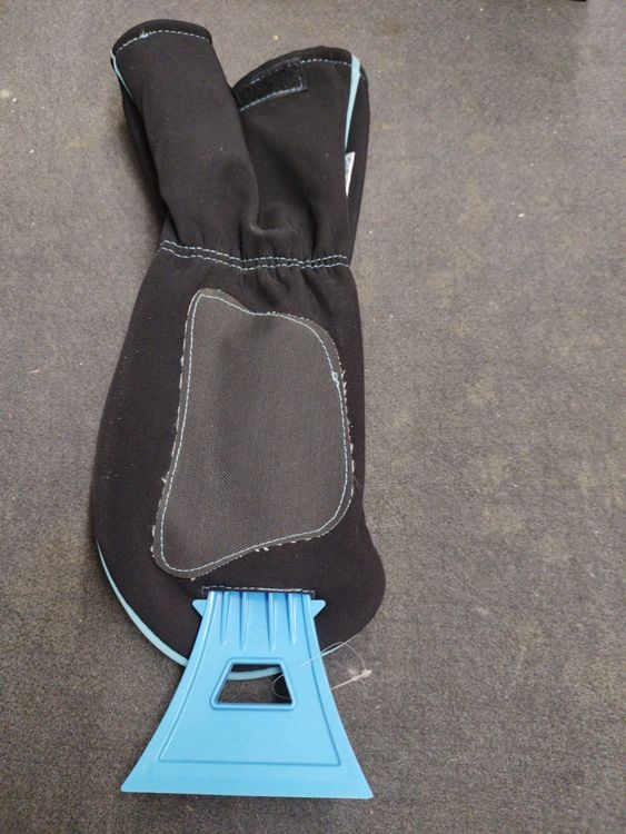 Eiskratzer mit Handschuh (0226)