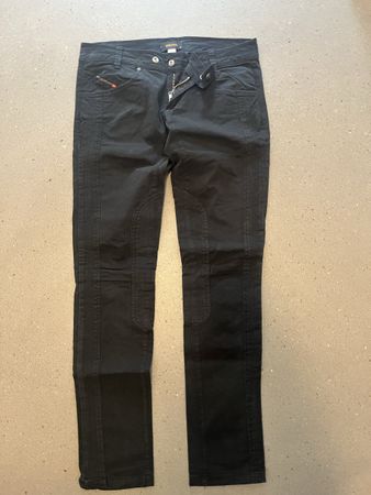 Diesel Hose schwarz Grösse 28 Sommer 2023 Top Zustand
55