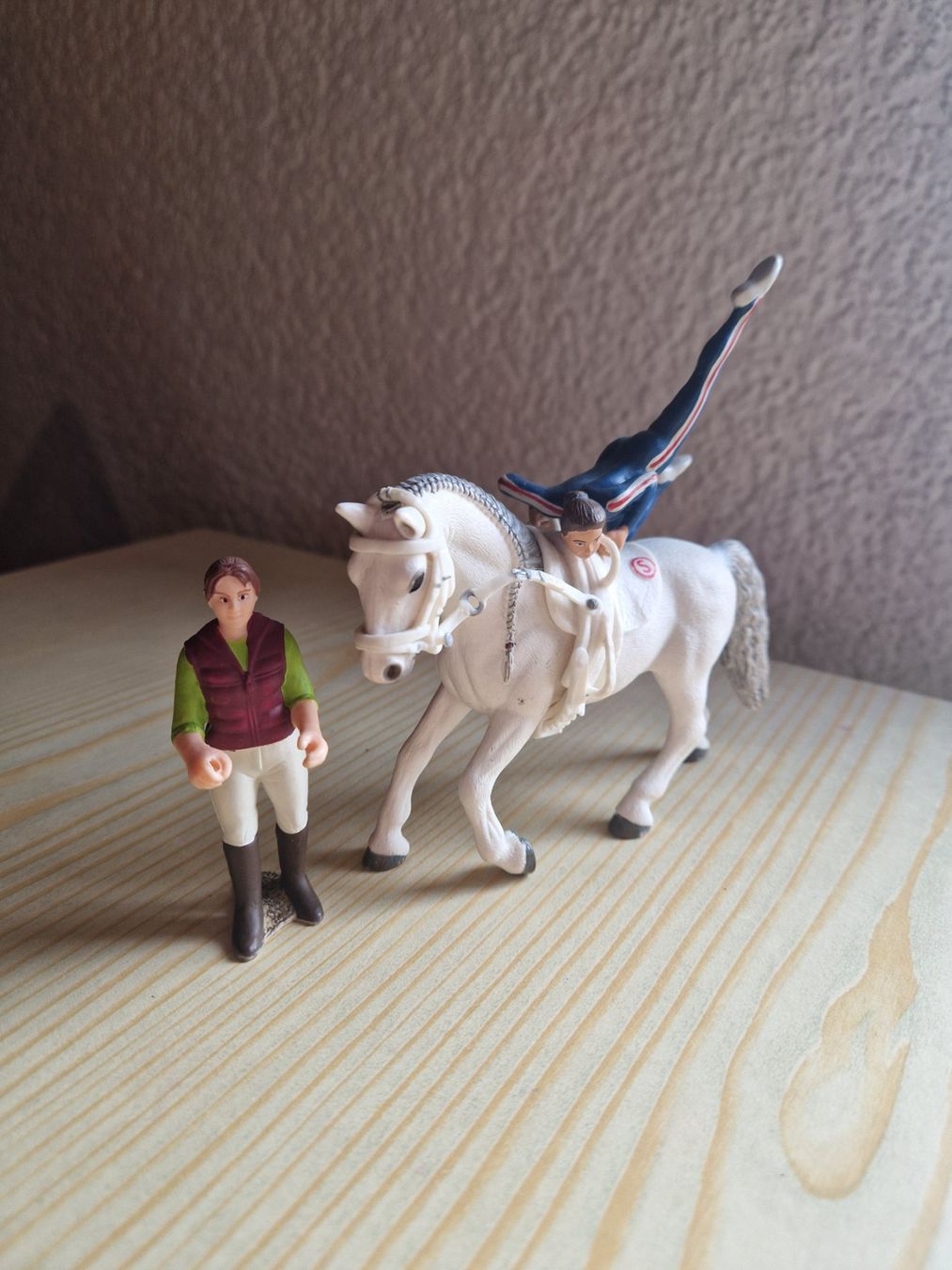 Schleich Giocattoli: Schleich Voltigierset – Usato da Müllheim Dorf venduto da Manuka_lu 1