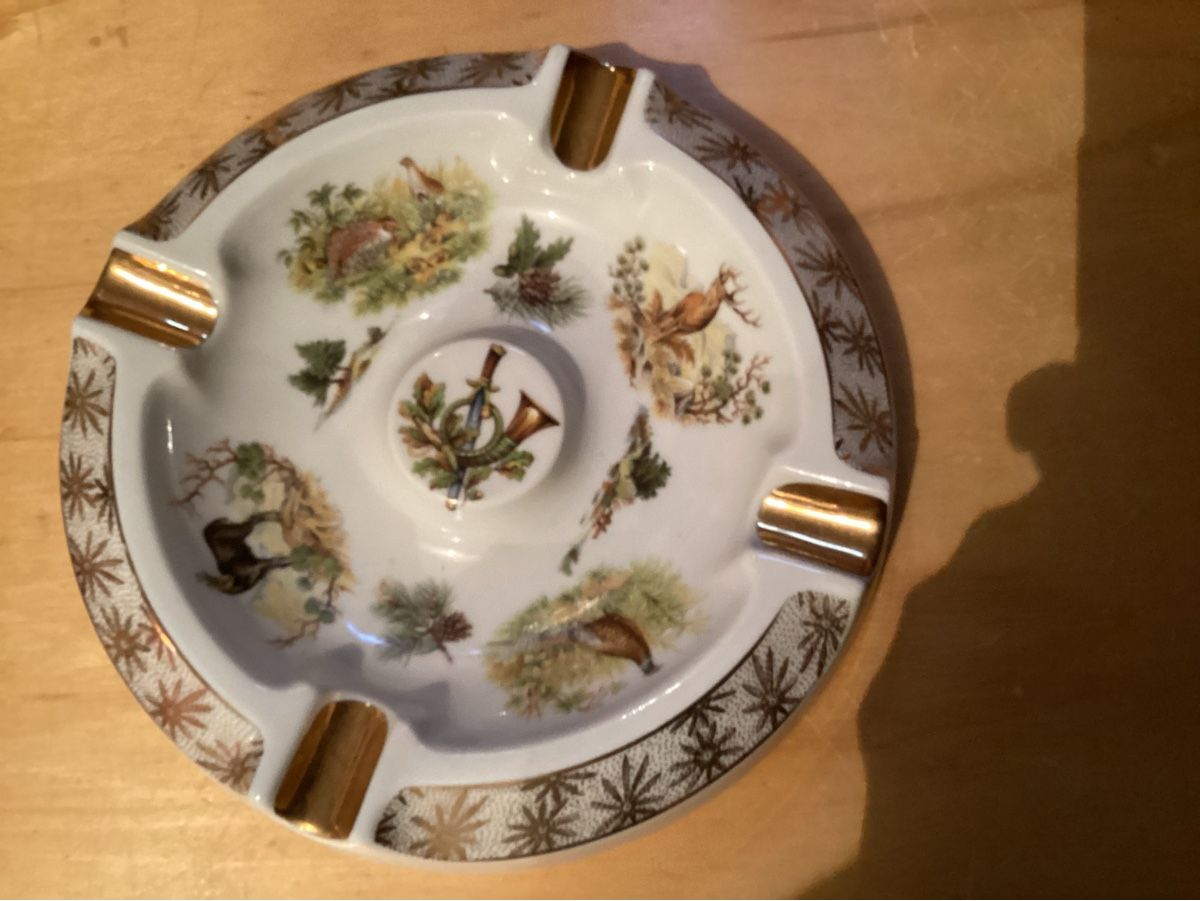 Portacenere: Zigarren Aschenbecher mit Jagd Motiven – Usato da Unterkulm venduto da Lunchen11