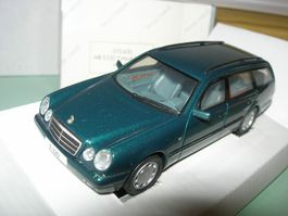Mercedes-Benz E320 T-Modell * Herpa 1:43,
