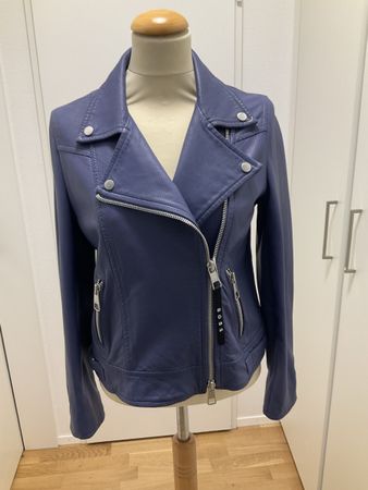 Lederjacke Boss blau perforiert Grösse 36 neuwertig