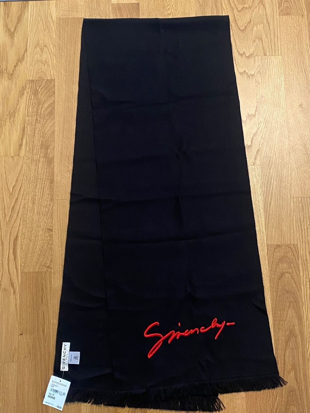Givenchy Foulard & Sciarpe: ORIGINAL GIVENCHY SCHAL LADENPREIS: 635.- ÉCHARPE FABRIKNEU – Nuovo e nell'imballaggio originale da Zürich venduto da s-a-w-e 1