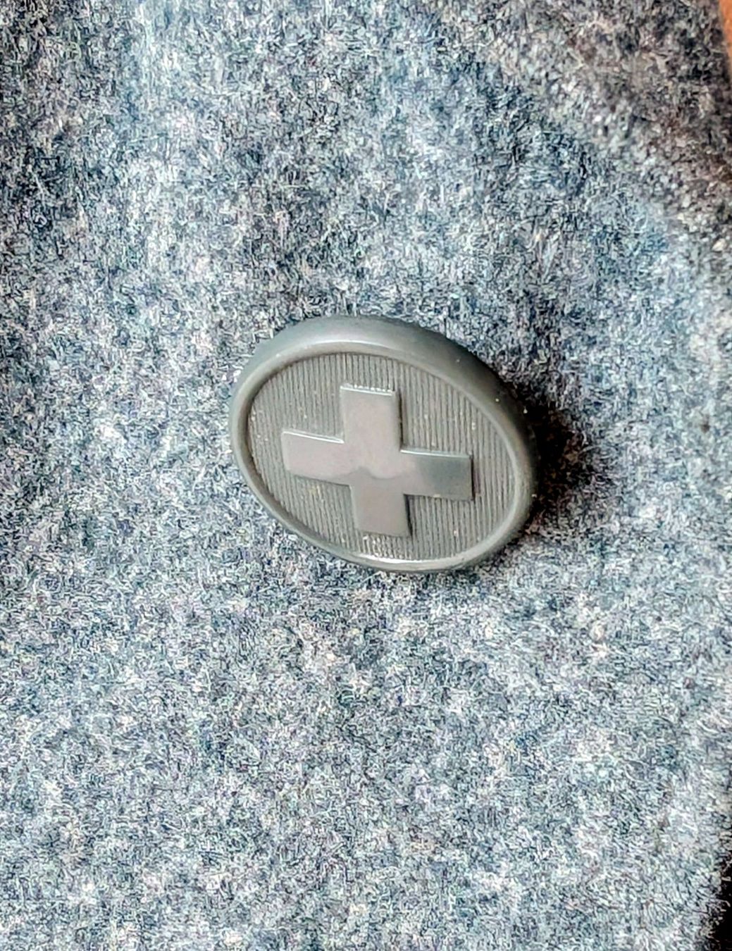 Schweizer Armee Uniformen: Schweizer Militäruniform – Gebraucht aus Ettingen von Chrisdots 1