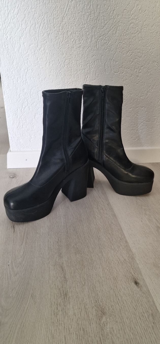 Scarpe da donna: Plateau Stiefel (Vegan) von Call it Spring – Nuovo (secondo la descrizione) da Winterthur venduto da Stina22 1