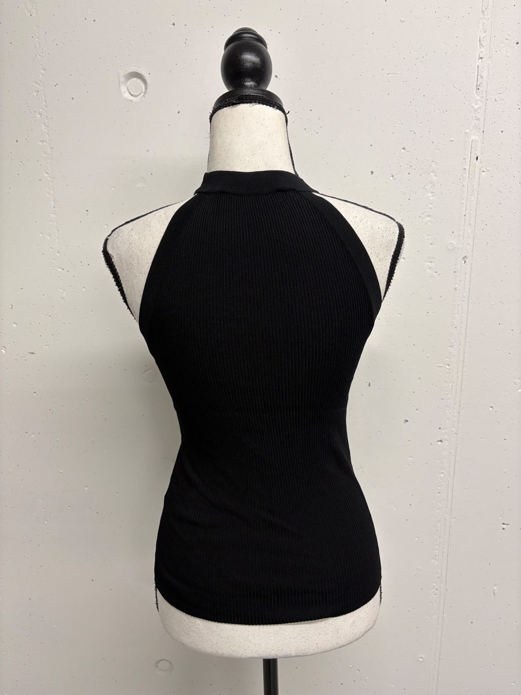 Zara Top: Zara Rippstrick Top Neckholder S schwarz gerippt – Nuovo (secondo la descrizione) da Regensdorf venduto da secondchancefashion 3