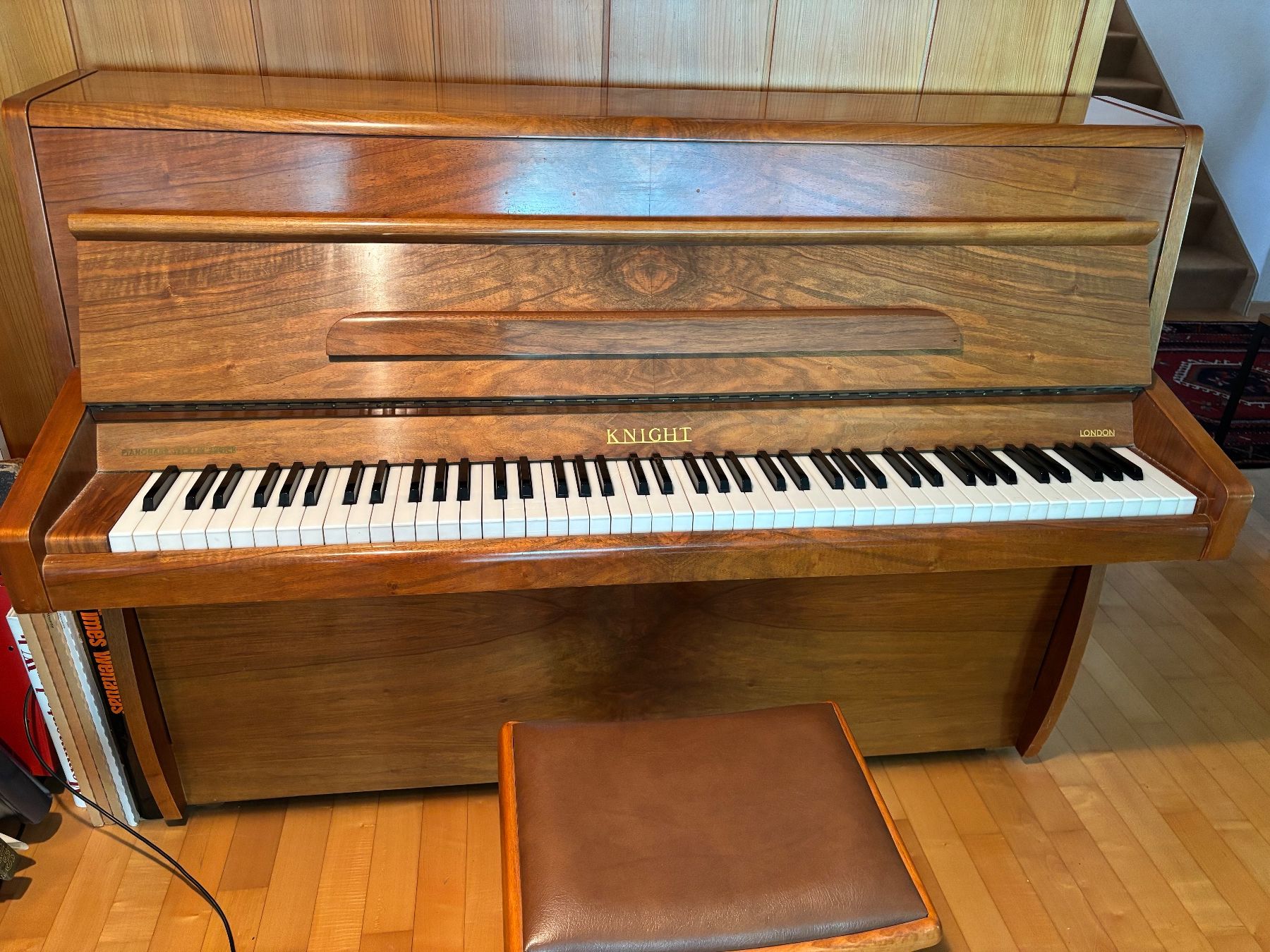 Strumenti musicali: Klavier Knight London – Usato da Werdenberg venduto da Mchjavo 1