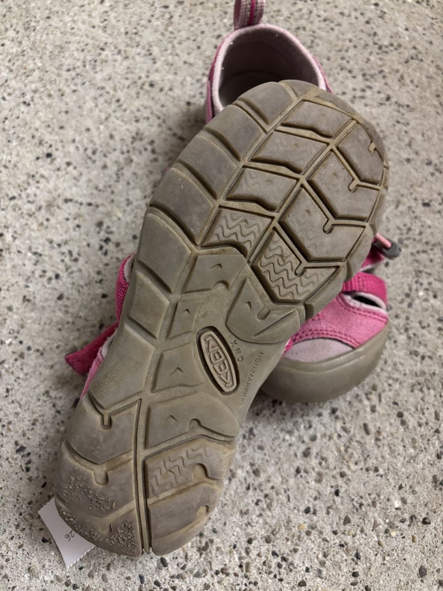 Keen Scarpe per ragazze: KEEN Sandalen pink, Grösse 31 – Usato da Büren an der Aare venduto da Nikito2001 4