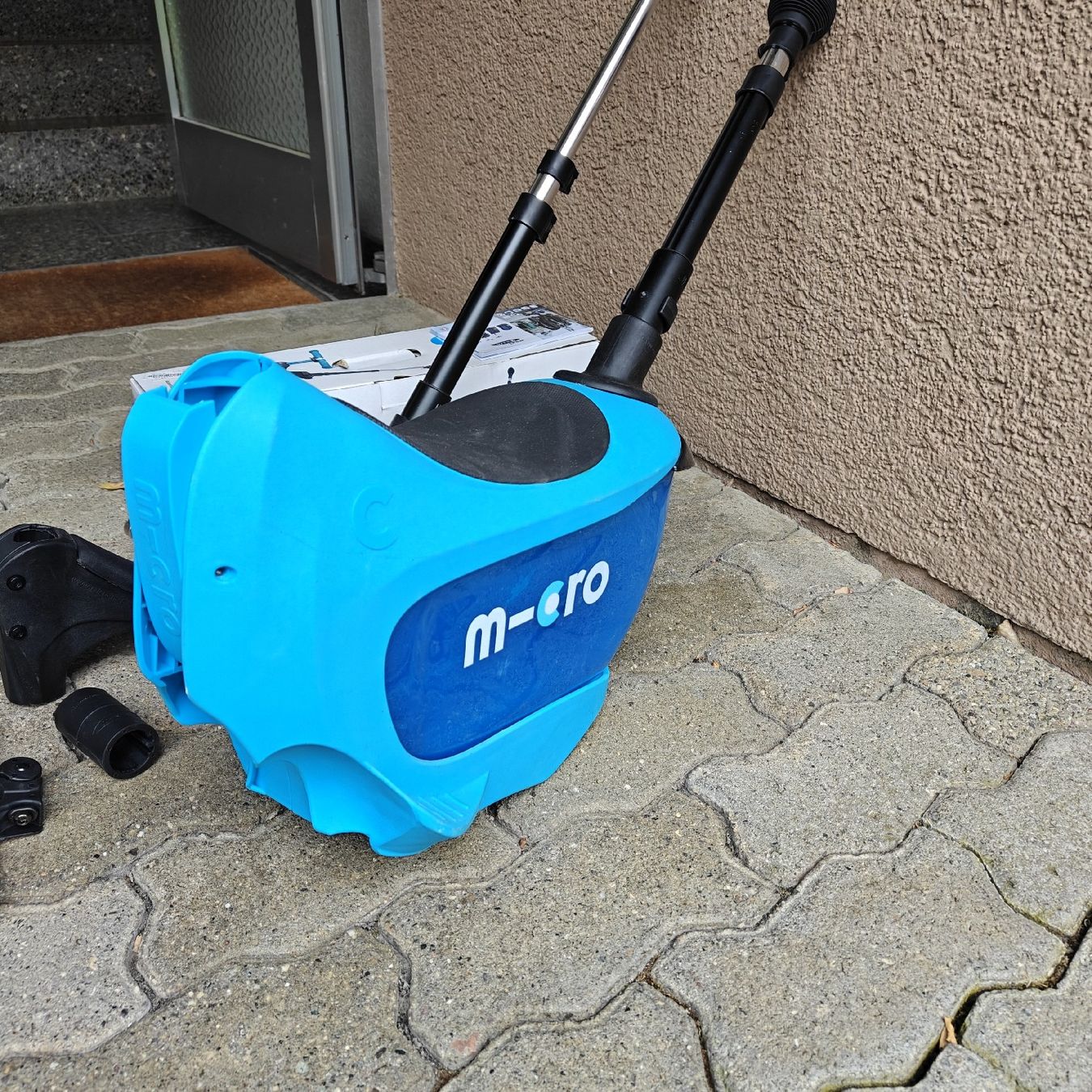 Micro Kickboard: Mini Micro Deluxe Trotti kit – Usato da Richterswil venduto da Tailgate 3