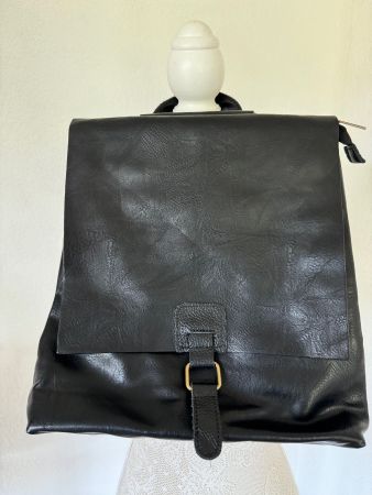 Neu Rucksack Schwarz Kunstleder 34 x 34 cm