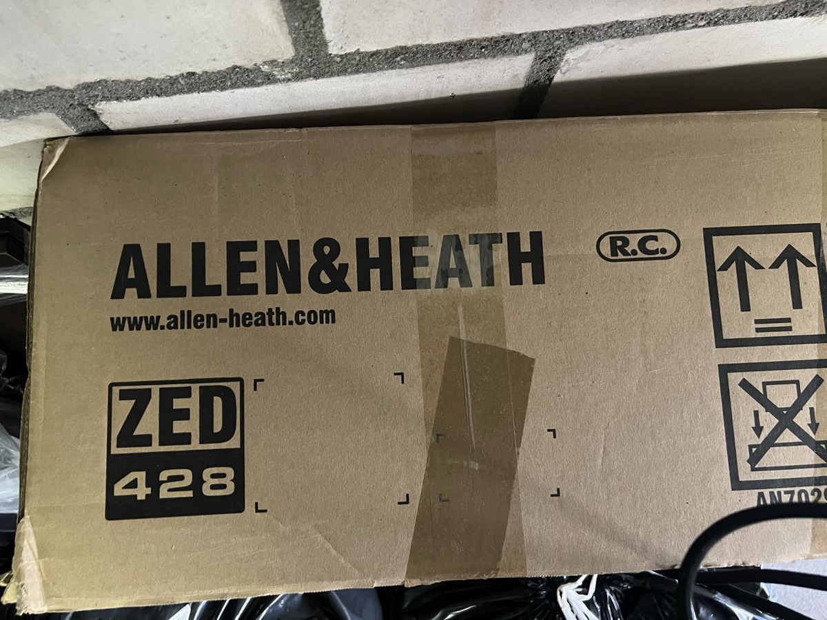 Allen & Heath Console di mixaggio: Allen&Heath ZED 428 Mischpult – Usato da Herrliberg venduto da nas_sv5p 1
