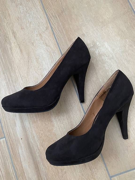 Cube Damenschuhe: ungetragene schwarze Pumps Cube Gr. 38 – Gebraucht aus Hausen AG von corinne_g 1