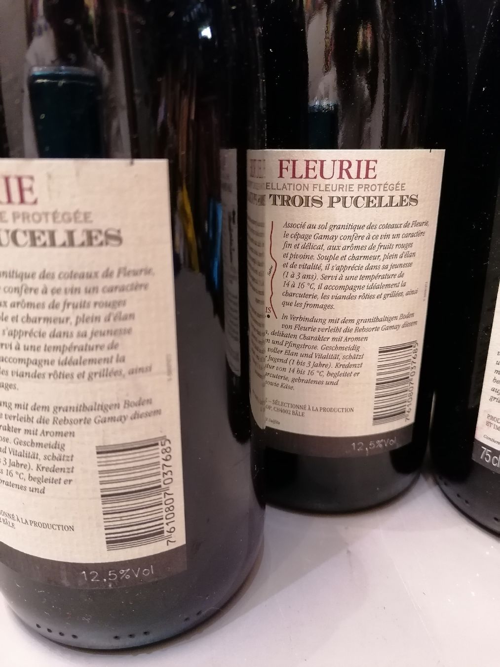 Vino: 3 x Fleurie "Les Trois Pucelles" 2010 AOC – Nuovo (secondo la descrizione) da Genève venduto da Leboucheoreilles 4
