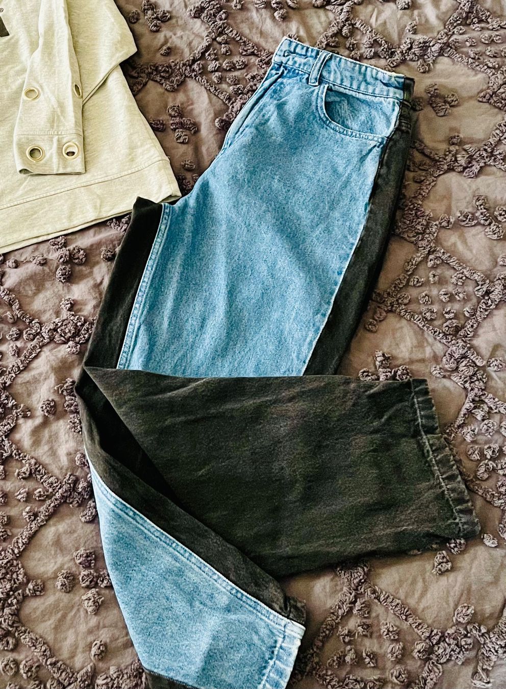 Jeans: Jean bicolore tendance taille haute taille 40 – Usato da La Chaux-de-Fonds venduto da Sabinchenn 3