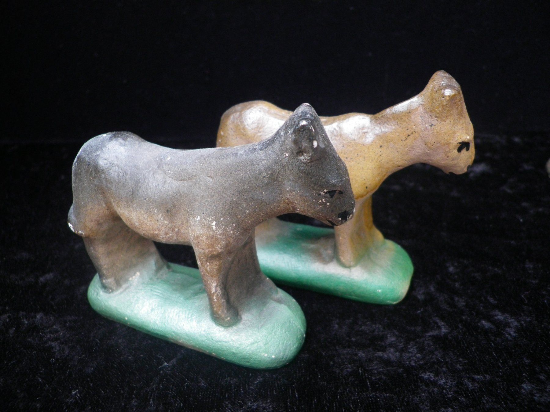 Statuette: drei antike Keramik Tiere – Usato da Reinach BL venduto da Annodomini 2