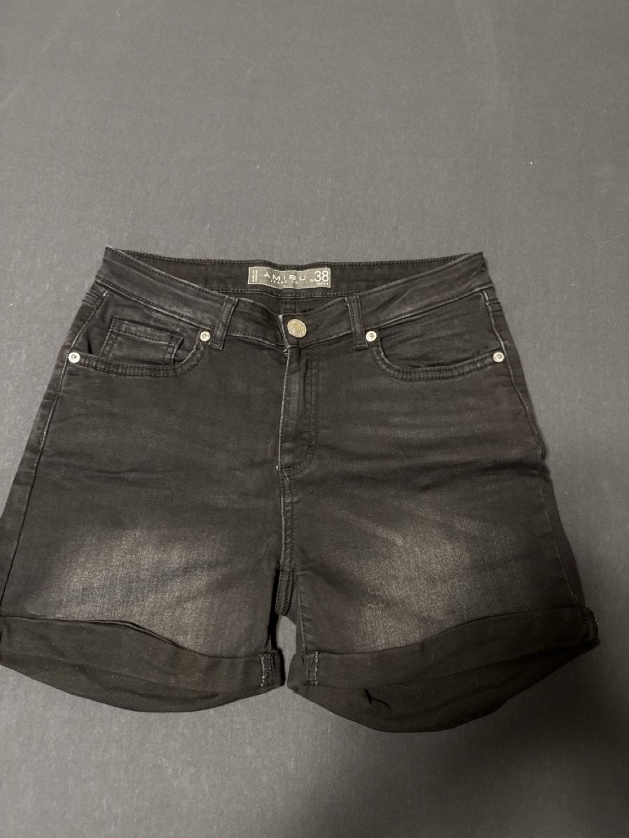 Pantaloni: Jeans Shorts Gr.38 – Usato da Zürich venduto da DiemN