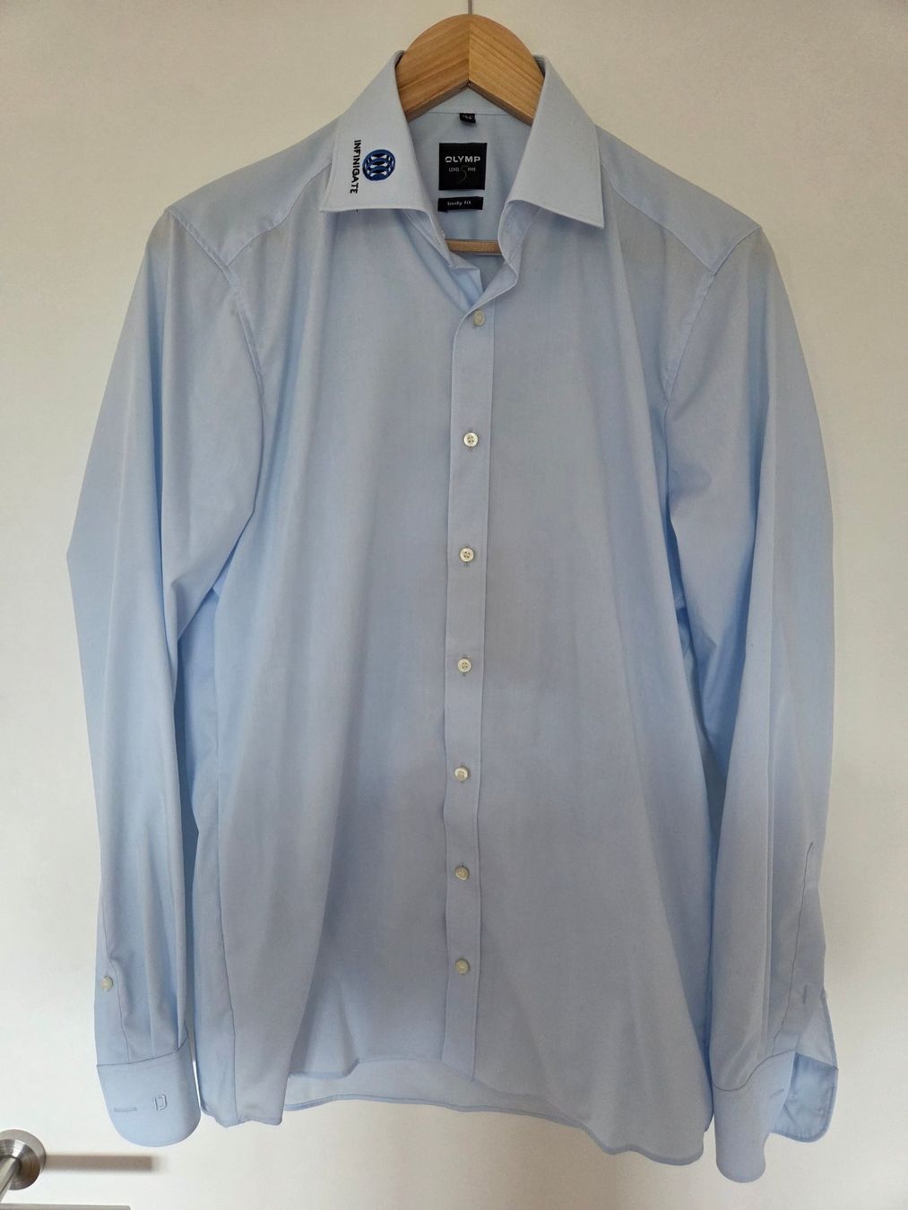 Camicie: OLYMP Level Five Body Fit Hemd Gr. 39 Hellblau – Usato da Rothenburg venduto da RaphiS549