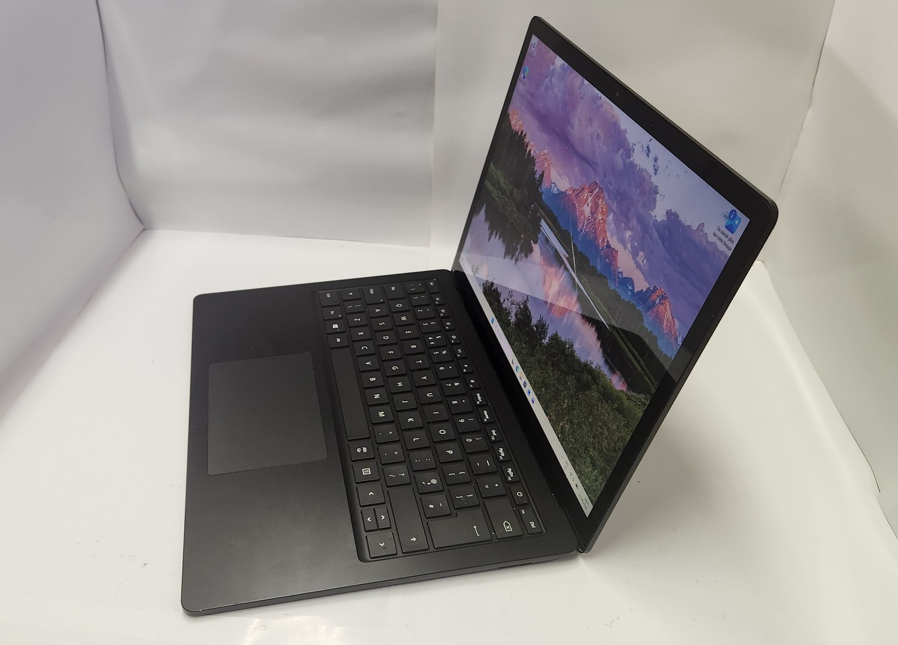 Microsoft Portables: Microsoft Surface  – D'occasion à Donneloye par ire_767q 1
