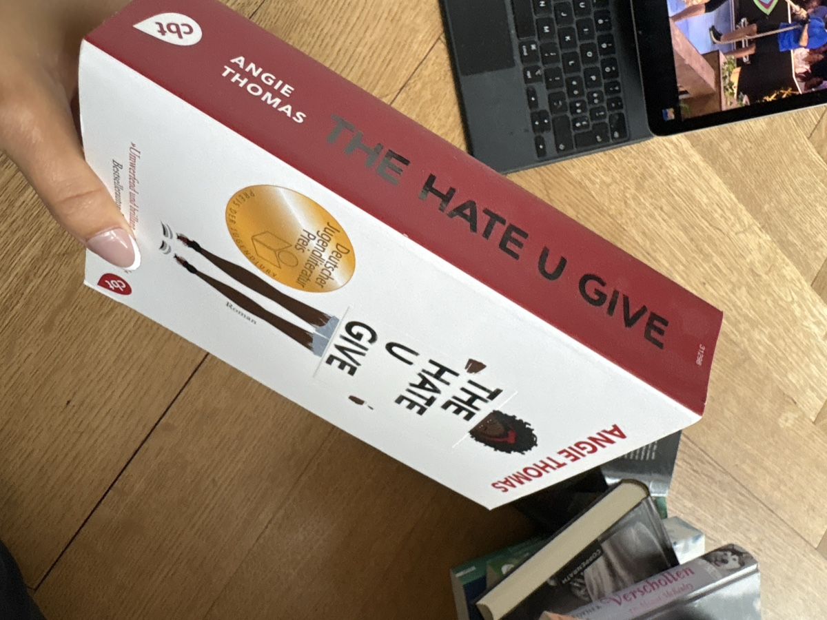 Bücher: Buch The hate u give von Angie Thomas – Neu (gemäss Beschreibung) aus Zürich von ric_r96d 1