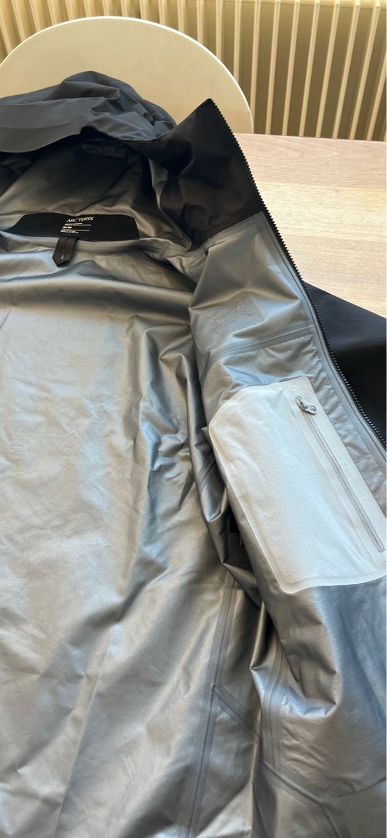 Arcteryx Giacche: Arcteryx Beta SL, Grösse M, Farbe schwarz – Nuovo (secondo la descrizione) da Kriens venduto da horizon_eleven 2
