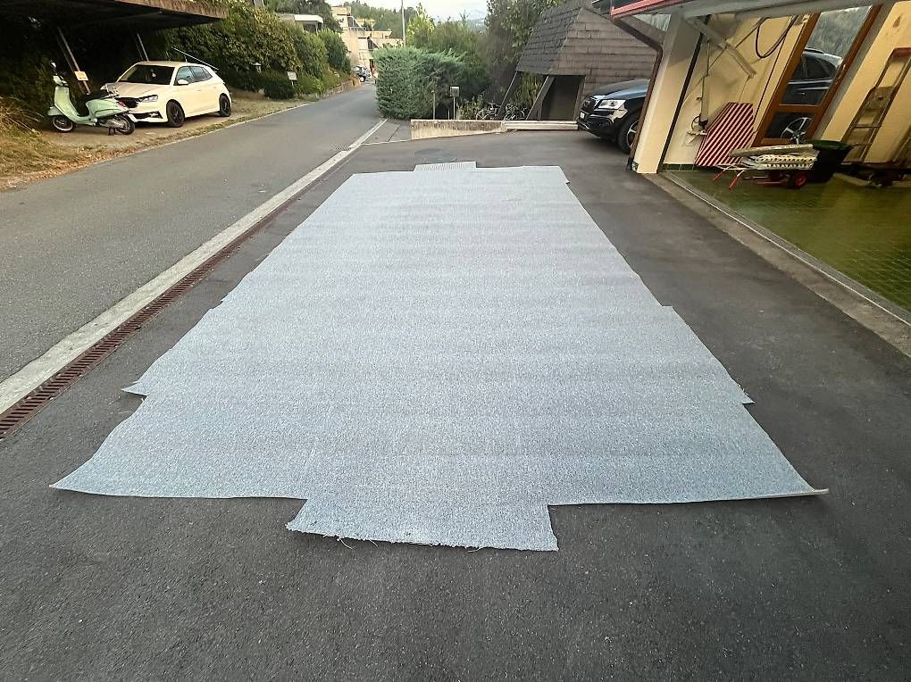 Teppiche: Spannteppich 6.0m x 3.30m – Gebraucht aus Steffisburg von car_qwr6