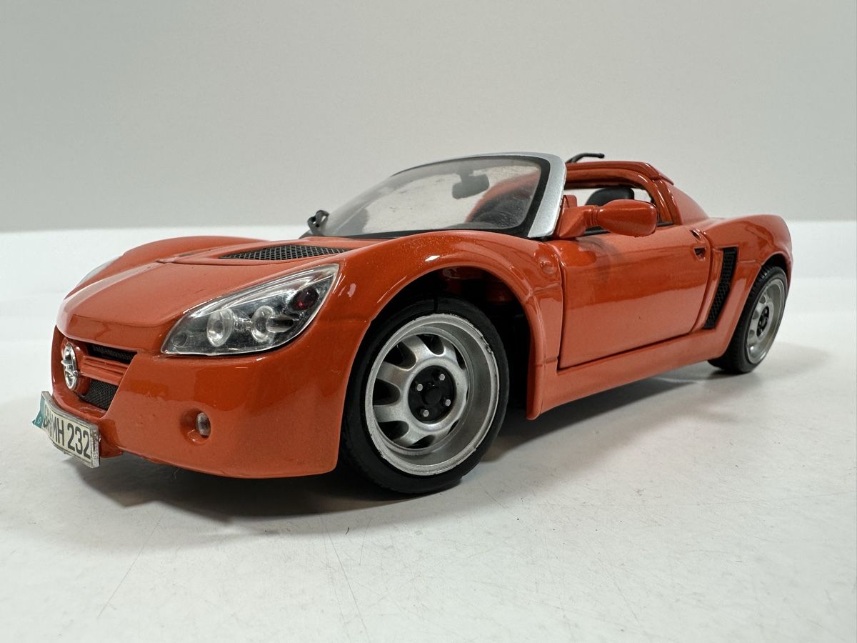 Maisto Modellautos: Opel Speedster 1:18, orange, MAISTO – Gebraucht aus Zofingen von rf9_x2xt