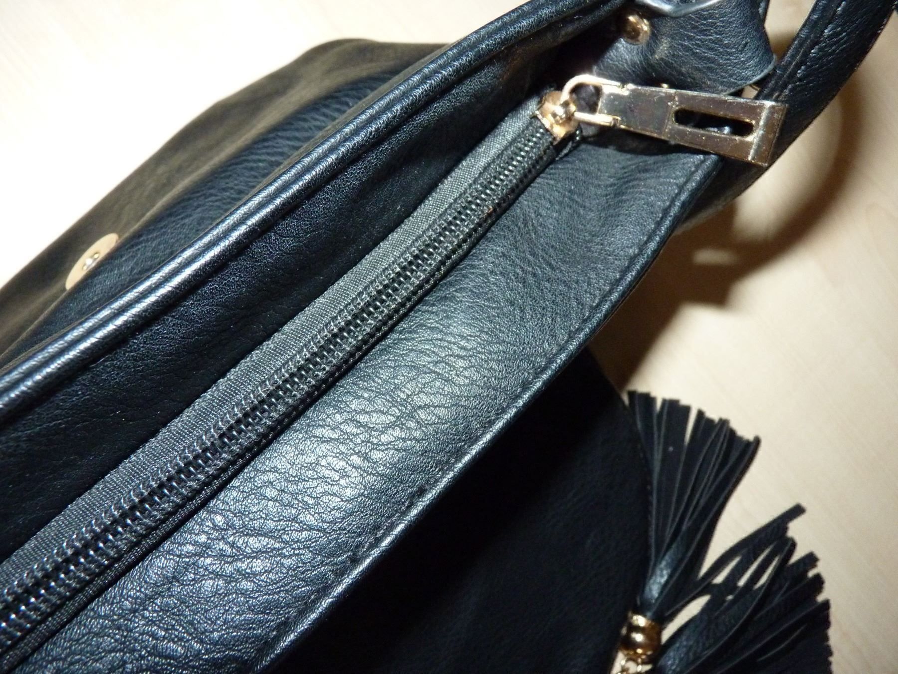 Borse da donna: neue Handtasche in Schwarz mit Zotteln – Nuovo (secondo la descrizione) da Muttenz venduto da pixopus 3