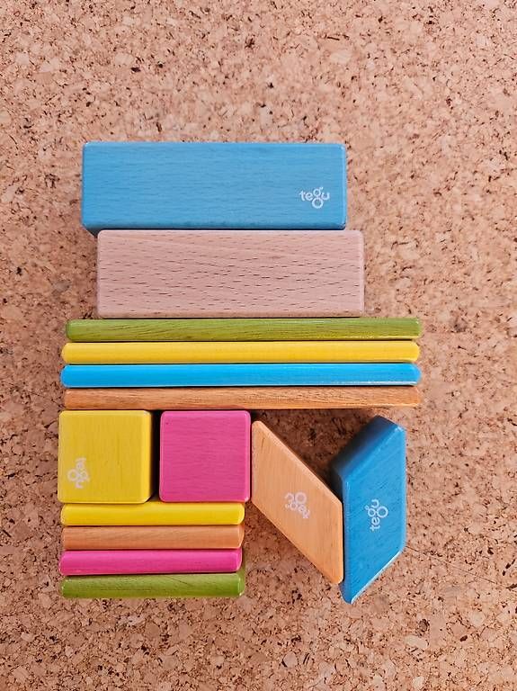 Jouets: Tegu Magnetbausteine Set – D'occasion à Bäretswil par sia_cp8q