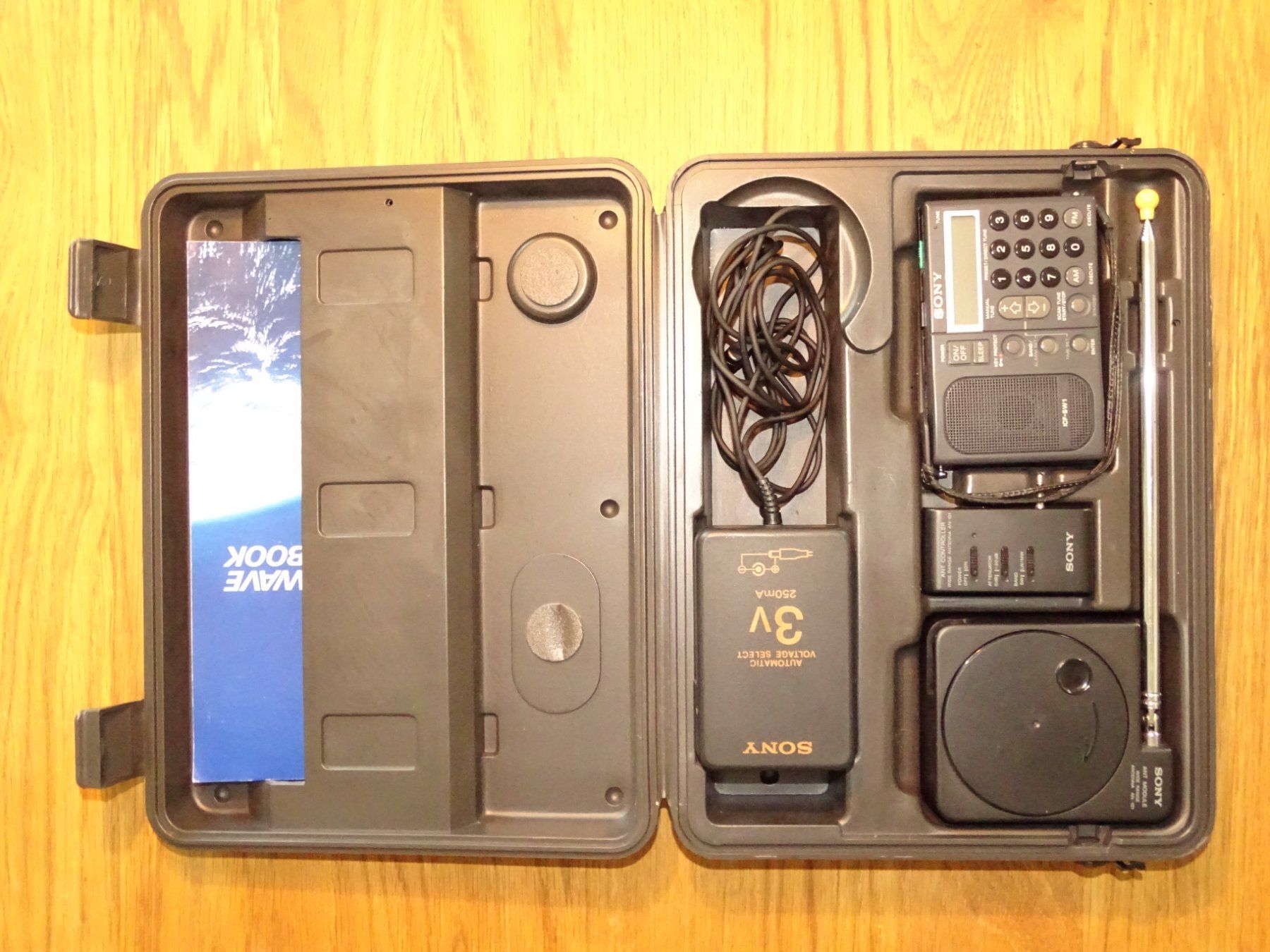 Sony Radios: Sony ICF-SW1 Weltempfänger defekt – Défectueux à Hirzel par Musicman03 5