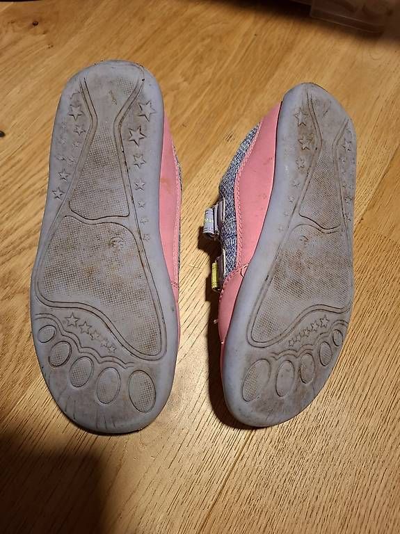 Chaussures filles: Sneaker Gr. 33 – D'occasion à Aathal-Seegräben par DiBritta 4