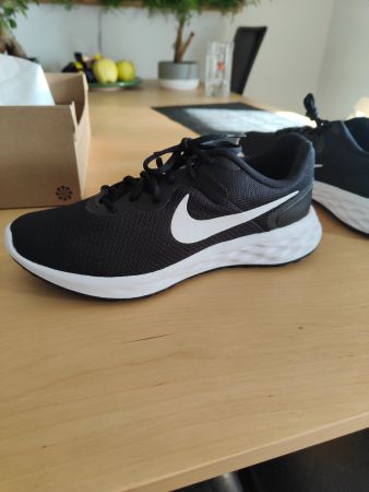 Nike Revolution 6 Grösse 42.5 Neu